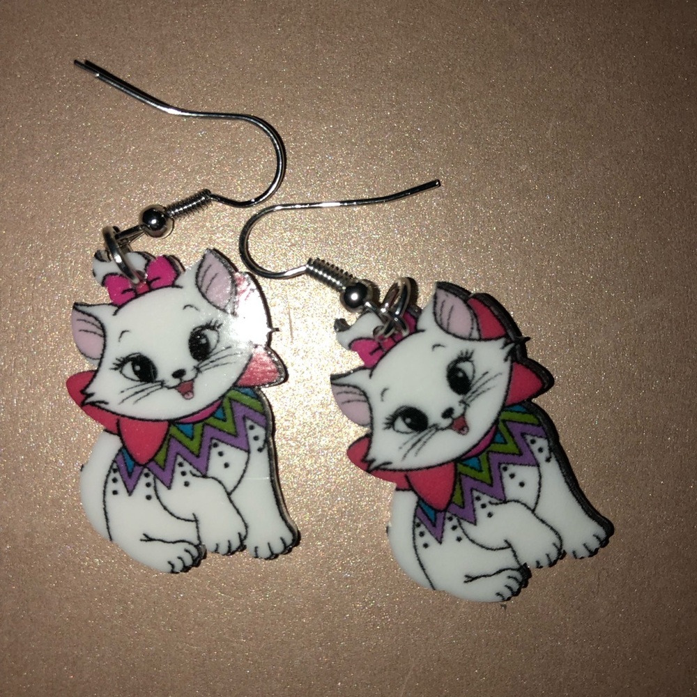 Cute white kitten earrings - Picture 1 of 3